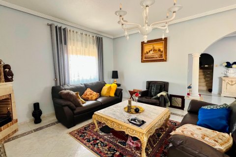 Продажа виллы в Ориуэла, Аликанте, Испания 2 спальни, 200м2 №194893 - фото 23