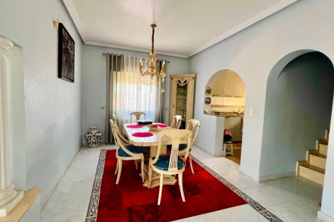 Продажа виллы в Ориуэла, Аликанте, Испания 2 спальни, 200м2 №194893 - фото 26