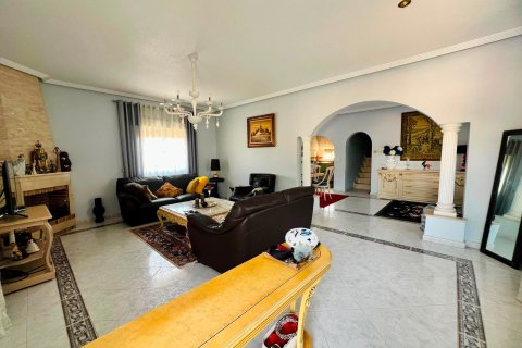 Продажа виллы в Ориуэла, Аликанте, Испания 2 спальни, 200м2 №194893 - фото 21