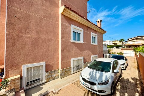 Продажа виллы в Ориуэла, Аликанте, Испания 2 спальни, 200м2 №194893 - фото 11