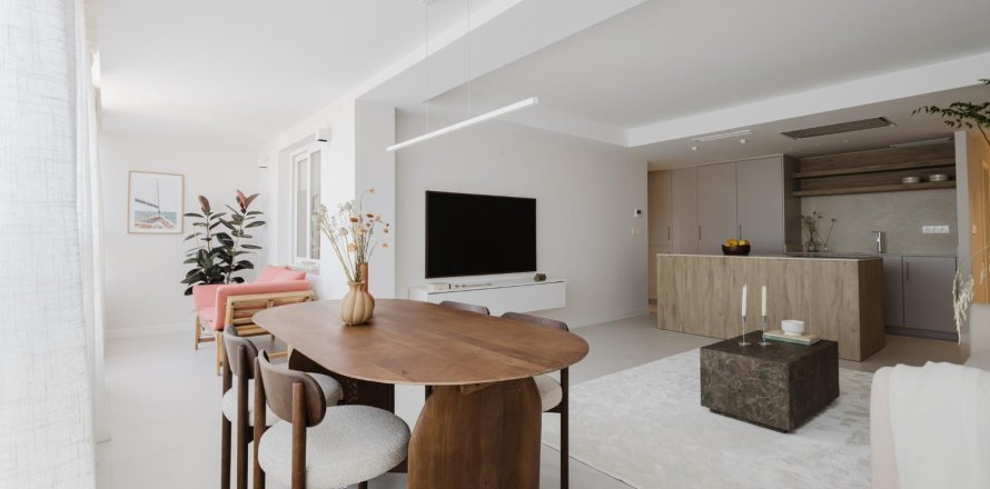 Apartment in Torrevieja, Alicante, Spain 3 bedrooms, 110 sq.m. No. 156076