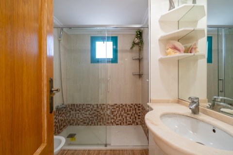 Продажа квартиры в Вильяхойоса, Аликанте, Испания 4 спальни, 134м2 №144522 - фото 20