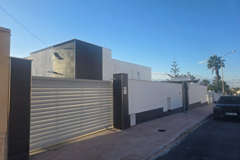 Huoneisto myytävänä Ciudad Quesada, Alicante, Espanja, 5 makuuhuonetta, 155 m2 No. 144526 - kuva 9