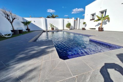 Huoneisto myytävänä Ciudad Quesada, Alicante, Espanja, 5 makuuhuonetta, 155 m2 No. 144526 - kuva 1