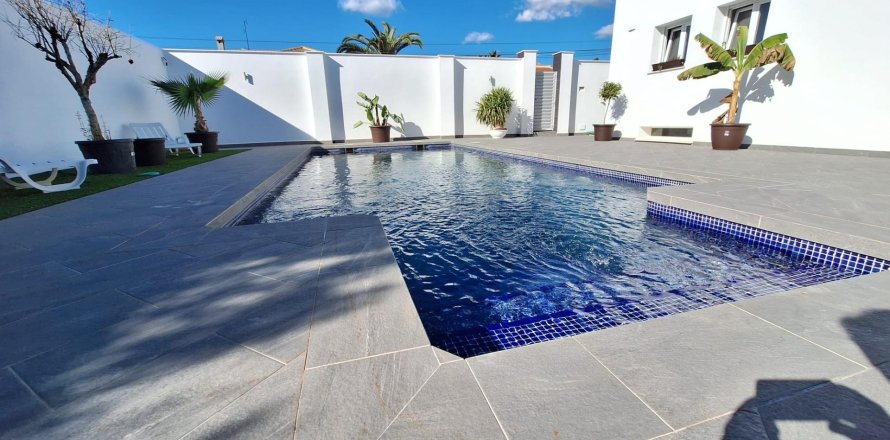 Huoneisto Ciudad Quesada, Alicante, Espanja 5 makuuhuonetta, 155 m2 No. 144526