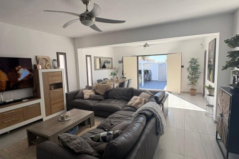 Huoneisto myytävänä Ciudad Quesada, Alicante, Espanja, 5 makuuhuonetta, 155 m2 No. 144526 - kuva 27