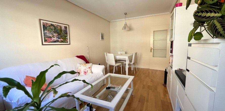 Huoneisto Madrid, Espanja 1 makuuhuone, 60 m2 No. 144520