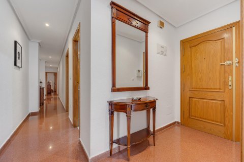 Apartament w Torrevieja, Alicante, Hiszpania 2 sypialnie, 110 mkw. nr 190123 – zdjęcie 18