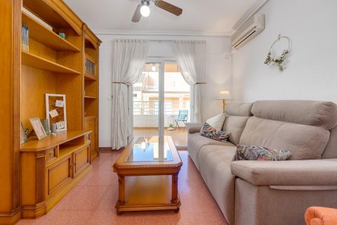 Apartament w Torrevieja, Alicante, Hiszpania 2 sypialnie, 110 mkw. nr 190123 – zdjęcie 2