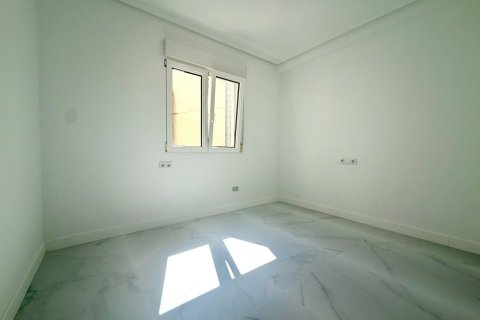 Apartment for sale in Alicante, Spain 2 bedrooms, 70 sq.m. No. 190121 - photo 14