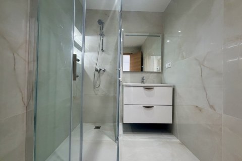 Apartment for sale in Alicante, Spain 2 bedrooms, 70 sq.m. No. 190121 - photo 19