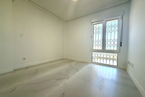 Apartment for sale in Alicante, Spain 2 bedrooms, 70 sq.m. No. 190121 - photo 18