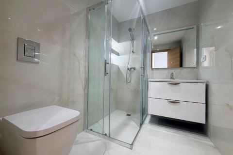 Apartment for sale in Alicante, Spain 2 bedrooms, 70 sq.m. No. 190121 - photo 20