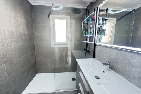 Radhus till salu i Cabo Roig, Alicante, Spanien 2 sovrum, 75 kvm. Nr. 146628 - foto 11