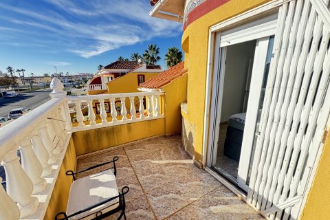 Radhus till salu i Cabo Roig, Alicante, Spanien 2 sovrum, 75 kvm. Nr. 146628 - foto 18