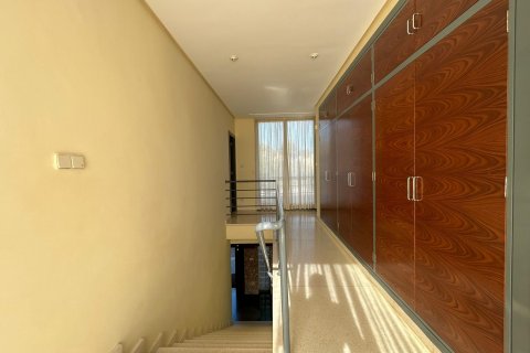 Villa for sale in Alicante, Spain 4 bedrooms, 403 sq.m. No. 146626 - photo 3