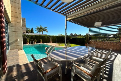 Villa for sale in Alicante, Spain 4 bedrooms, 403 sq.m. No. 146626 - photo 7
