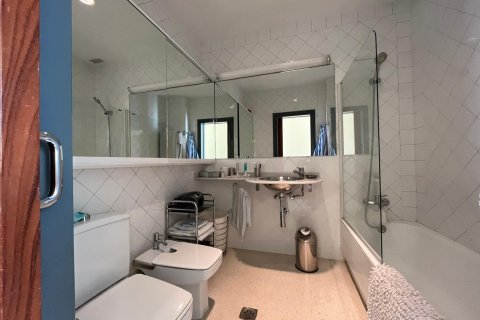 Villa for sale in Alicante, Spain 4 bedrooms, 403 sq.m. No. 146626 - photo 2