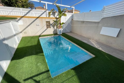 Casa adosada en venta en Torre de la Horadada, Alicante, España 3 dormitorios, 85 m2 No. 146624 - foto 19