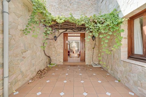 Villa pārdošanā Barcelona, Spānijā 6 istabas, 654 m2 Nr. 134004 - attēls 2