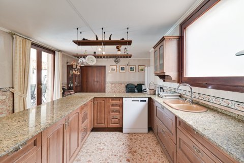 Villa pārdošanā Barcelona, Spānijā 6 istabas, 654 m2 Nr. 134004 - attēls 15