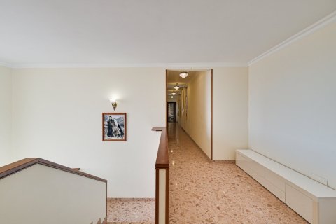 Villa pārdošanā Barcelona, Spānijā 6 istabas, 654 m2 Nr. 134004 - attēls 24