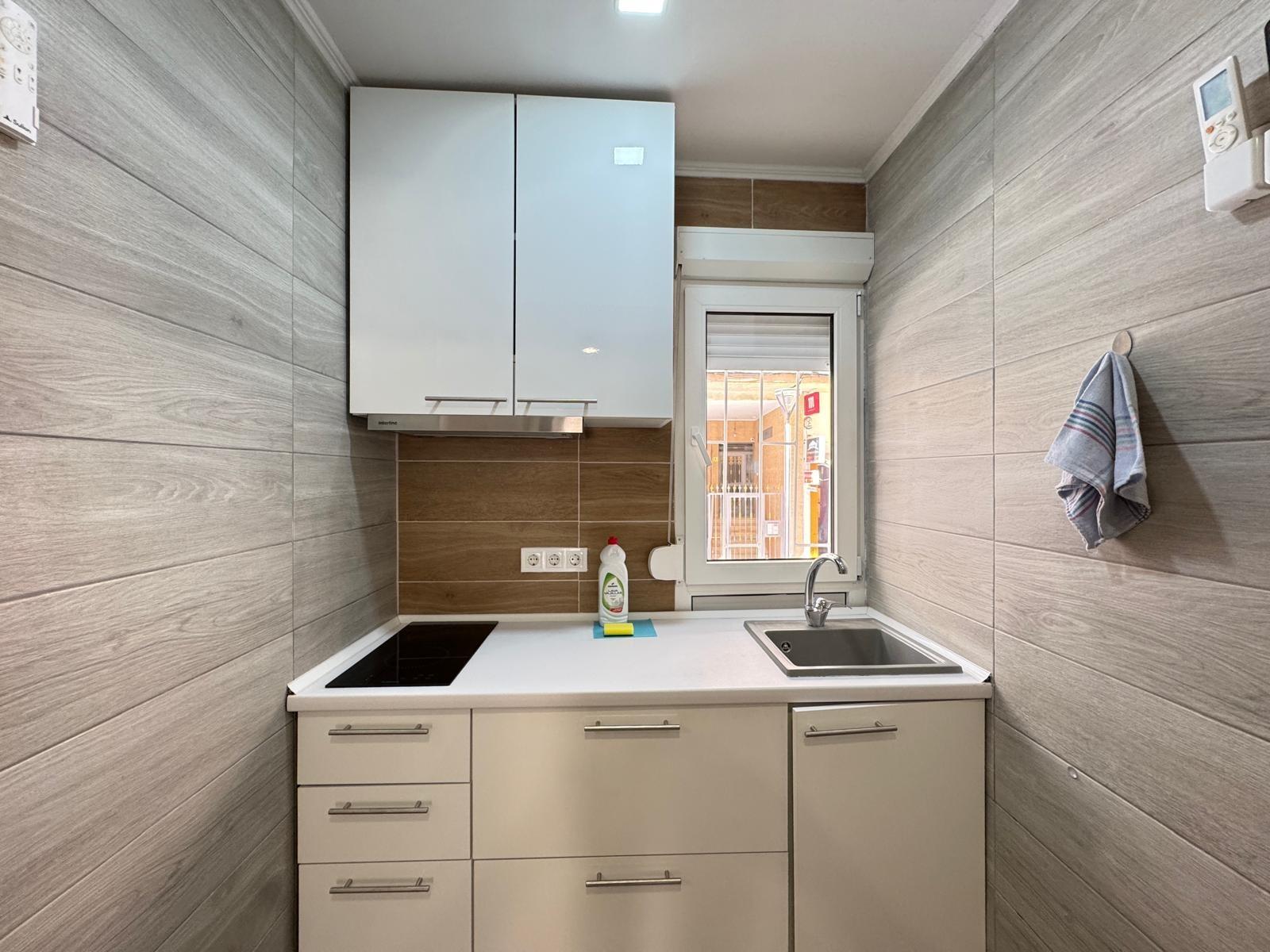Квартира в Торревьеха, Аликанте, Испания 2 спальни, 65м2 №182846