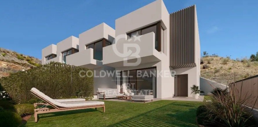 House in Rincon de la Victoria, Malaga, Spain 4 bedrooms, 267 sq.m. No. 158953