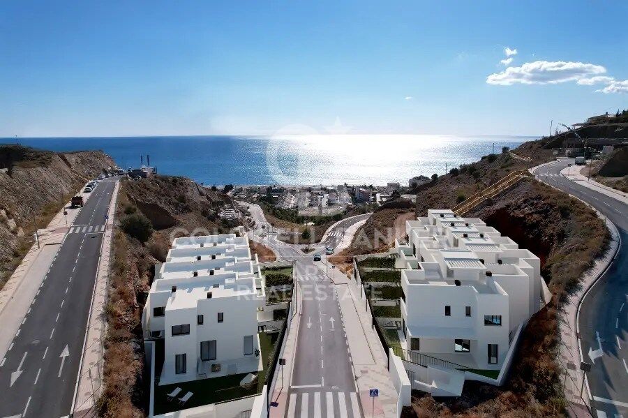 House in Rincon de la Victoria, Malaga, Spanien 4 Schlafzimmer, 301 m2 Nr. 158952