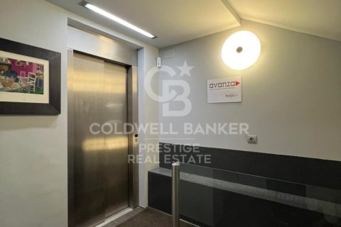 House for sale in Barcelona, Spain 4 bedrooms, 619 sq.m. No. 158950 - photo 18