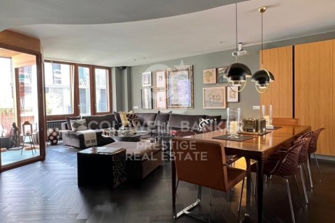 House for sale in Barcelona, Spain 4 bedrooms, 619 sq.m. No. 158950 - photo 4