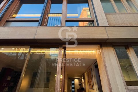 House for sale in Barcelona, Spain 4 bedrooms, 619 sq.m. No. 158950 - photo 2