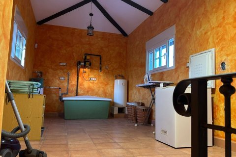 Villa for sale in La Manga del Mar Menor, Murcia, Spain 4 bedrooms, 676 sq.m. No. 152096 - photo 25