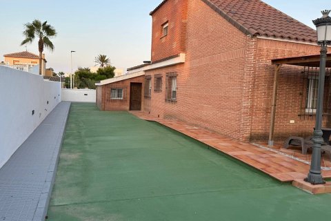 Villa for sale in La Manga del Mar Menor, Murcia, Spain 4 bedrooms, 676 sq.m. No. 152096 - photo 6