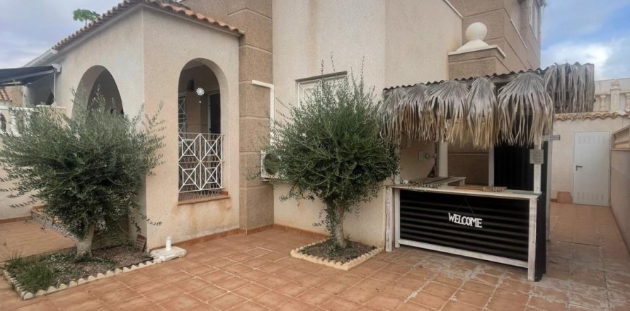 Kaupunkipientalo Torrevieja, Alicante, Espanja 3 makuuhuonetta, 200 m2 No. 152091