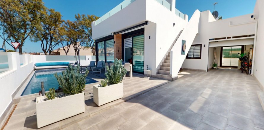 Villa in Los Alcazares, Murcia, Spain 3 bedrooms, 118 sq.m. No. 161678