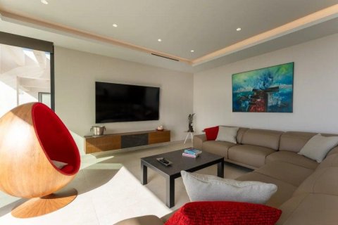 Villa for sale in Tenerife, Spain 3 bedrooms, 609 sq.m. No. 194719 - photo 13