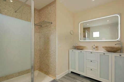 Villa for sale in Tenerife, Spain 4 bedrooms, 329 sq.m. No. 194718 - photo 8