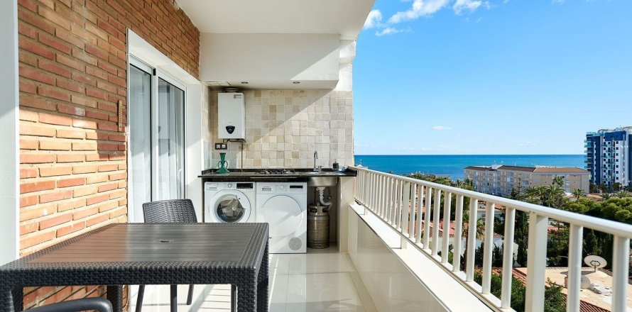 Apartment in Punta Prima, Alicante, Spain 3 bedrooms, 88 sq.m. No. 147904