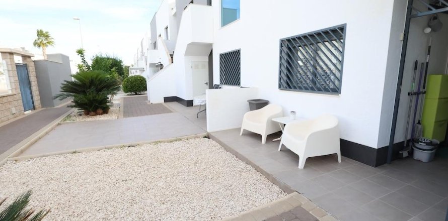Bungalow en La Zenia, Alicante, España 2 dormitorios, 70 m2 No. 146516