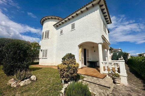 Māja Coma-Ruga, Tarragona, Spānijā 4 istabas, 236 m2 Nr. 166747