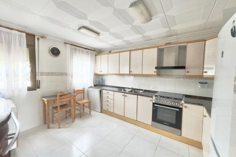 Māja pārdošanā Coma-Ruga, Tarragona, Spānijā 4 istabas, 282 m2 Nr. 166745 - attēls 4