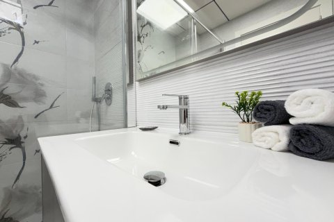 Apartament w Torrevieja, Alicante, Hiszpania 1 sypialnia, 60 mkw. nr 186927 – zdjęcie 21