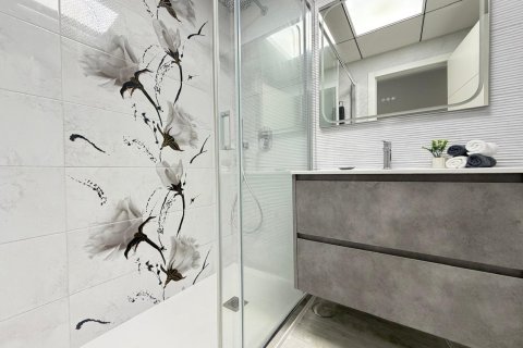 Apartament w Torrevieja, Alicante, Hiszpania 1 sypialnia, 60 mkw. nr 186927 – zdjęcie 20