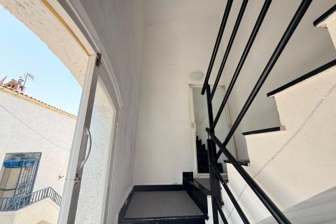 Bungalo pārdošanā Torrevieja, Alicante, Spānijā 2 istabas, 82 m2 Nr. 186923 - attēls 11