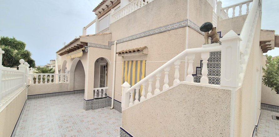 Villa a La Siesta, Alicante, Spagna 3 camere da letto, 82 mq. N° 164961