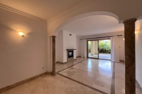 Apartment for rent Santa Ponsa, Mallorca, Spain 2 bedrooms, 115 sq.m. No. 138181 - photo 3