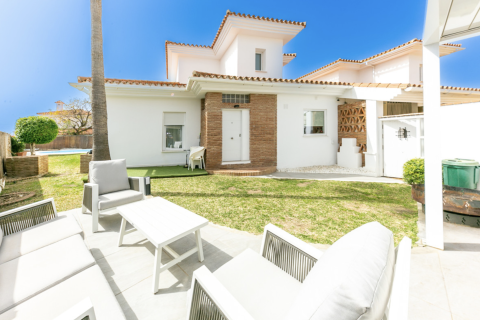House zum Verkauf Fuengirola, Malaga, Spanien 4 Schlafzimmer, 209 m2 Nr. 138175 - Foto 2