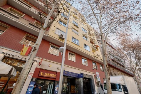 Villa till salu i Madrid, Spanien 3 sovrum, 99 kvm. Nr. 179954 - foto 27