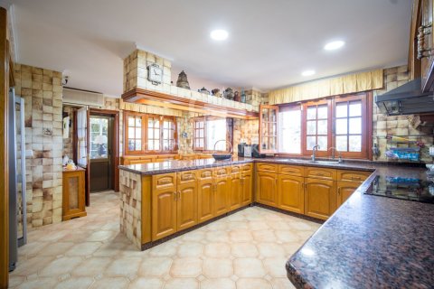 Продажа виллы в Чива, Валенсия, Испания 6 спален, 556м2 №158736 - фото 27